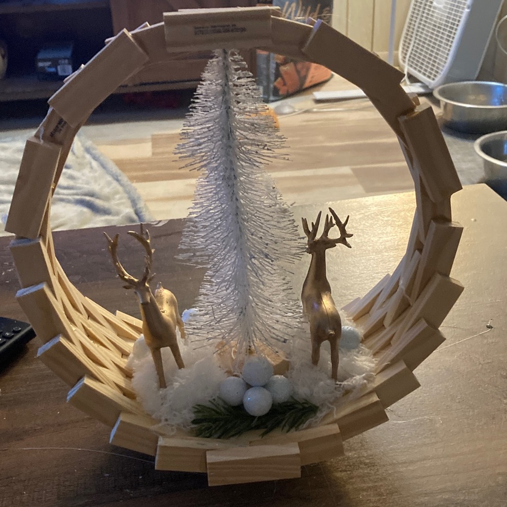 Elegant Gold Reindeer Holiday Decor